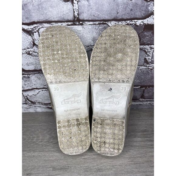 Dansko Volley Vegan Tan Beige Khaki Canvas Non Slip Clogs Women Sz 39EU/8.5M US - Picture 14 of 16